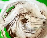 Foto langkah ke 5 dari resep Chiffon Cake Coklat Putih Telur.