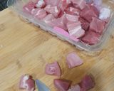Foto del paso 1 de la receta Estofado de cerdo con patata, boniato y setas