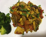 Foto del paso 6 de la receta: Pollo con shiitake y anacardos al curry