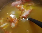 Foto del paso 1 de la receta: Salmón en salsa de naranja y marisco