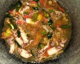 Foto langkah ke 2 dari resep Asin cumi (pedas manis).