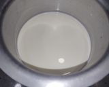 A picture of step 2 of Chia Seeds pistachio Fizz.