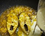 A picture of step 4 of Dahi Hilsha/Doi Ilish.