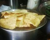 A picture of step 1 of Papad Masala.