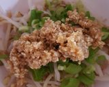 A picture of step 8 of Bean Sprout Salad.