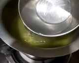 A picture of step 2 of Tomato hot and sour soup.