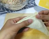 Foto langkah ke 4 dari resep Roti goreng isi ragout sosis keju.