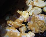 Foto del paso 2 de la receta: Pollo y papas a la sabora con zapallo relleno