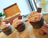 Foto del paso 5 de la receta: Cupcakes de té matcha 🍵 💚 y chocolate 🍫 (6u)