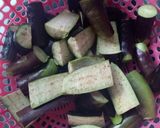 Foto langkah ke 1 dari resep Terong Balado.