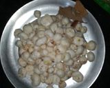 A picture of step 1 of Makhana posta ki sabji.