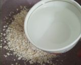 A picture of step 1 of Chikko (sapodilla)and oats porridge.