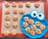 Foto langkah ke 4 dari resep Fruity Pebbles Cookies.