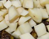 A picture of step 4 of Capsicum aloo.