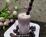 A picture of step 2 of Black currant lassi.