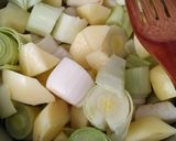 Foto del paso 2 de la receta: Crema de maíz con picatostes