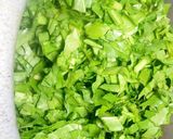 A picture of step 5 of Palak Chicken.