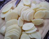 Foto del paso 1 de la receta: Cerdo con papas a la crema😋😋😋