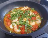 Foto del paso 4 de la receta: Pasta arrabiata 🌶🔥 con gambas
