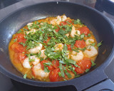 Foto del paso 4 de la receta: Pasta arrabiata 🌶🔥 con gambas