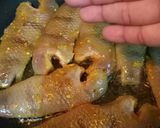 Hình bước làm 5 của món Cách chiên cá không văng dầu