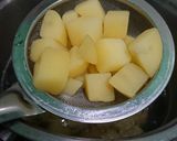 Foto langkah ke 1 dari resep Brokoli Kentang Keju.
