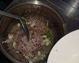 รูปขั้นตอนการทำที่ 2 ของ ข้าวต้มไข่ลวกปูอัดกุ้งแห้ง