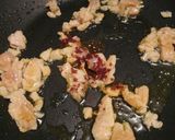 A picture of step 2 of Spaghetti with salmon, saffron and pistachio nuts.