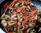 Foto del paso 4 de la receta: 🍟Papas🥔, cebollas🌰y zanahorias🥕salteadas🍟
