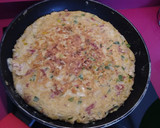 Foto del paso 3 de la receta: Tortilla crujiente de repollo pimiento y jamón