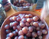 A picture of step 1 of Homemade Grape Juice.