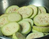 Foto del paso 1 de la receta: Berenjenas al escabeche muy fácil