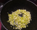 Foto del paso 1 de la receta: Pastel con pan de molde de espinacas y gambas