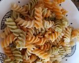 Foto del paso 1 de la receta Ensalada con pasta y atún en salsa rosa