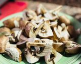 Foto del paso 1 de la receta Setas con jamón a la cerveza 🍺 🍄🟫 🍄 🍺