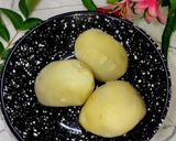 A picture of step 1 of Vrat ke liye aloo lolipop.