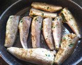 صورة لخطوة 2 من وصفة سمك مشوي محشي بثوم والبقدونس والفلفل وزيت الزيتون 🐟🧄🌶️🫑