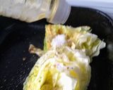 Foto del paso 2 de la receta: Repollo asado con salchichas Frankfurt ahumadas
