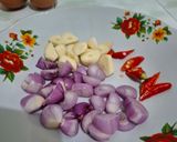 Foto langkah ke 1 dari resep Telur buncis oseng bawang.