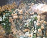 Foto del paso 2 de la receta: Garbanzos salteados con verduras