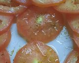 Foto del paso 3 de la receta: Tomate con curry, oliva y vinagre de vino torrontes