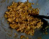 Foto langkah ke 3 dari resep Martabak Telur | Isi Daging Ayam.