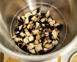 Une image de l'étape 3 de Soupe champignons, oignons au soup&co.