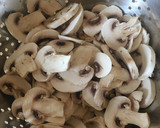 Foto del paso 2 de la receta: Pavo con champiñones 🍄