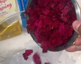 Foto langkah ke 2 dari resep Es Buah Naga Enaak.