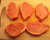 Foto del paso 1 de la receta: Costeletas de cerdo amilaneseado a la pichichí-cucú