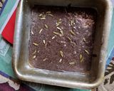 A picture of step 2 of Oreo biscuit cake.