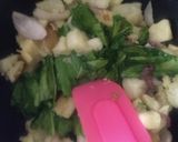 A picture of step 1 of Potato palak cream soup.