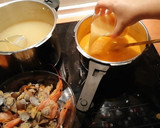 Foto del paso 9 de la receta: Sopa de marisco con rape y langostinos
