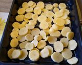 Fűszeres tarja vele sült burgonyával recept fázis 3 fotója